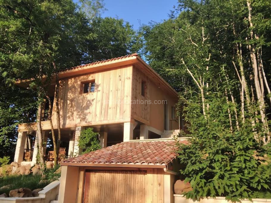 photo de chalet sur pilotis en perigord